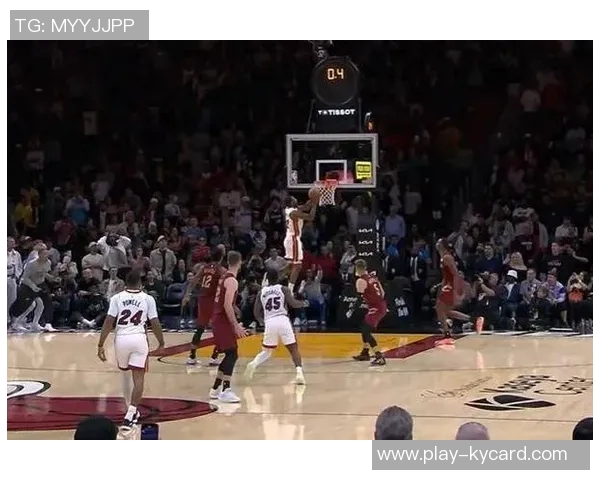 维金斯最后时刻发力16投9中三分球表现出色砍下22分4篮板3助攻半场独得15分