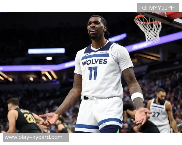 芬奇称赞兰德尔创造投篮机会里德默默奉献干脏活累活