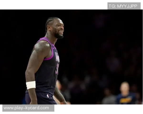 兰德尔上半场表现稳定11投6中贡献14分4篮板1助攻1抢断 兰德尔上半场表现稳定11投6中贡献14分4篮板1助攻1抢断